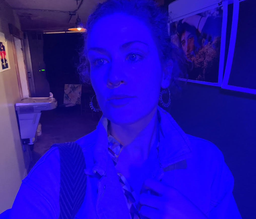 Still from Hanna entering a tourist disco for the first time.