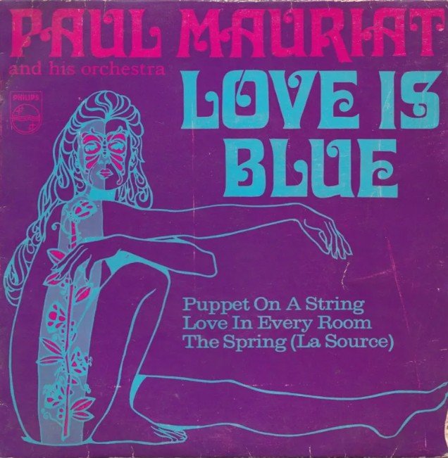 Still from Hanna entering a tourist disco for the first time.